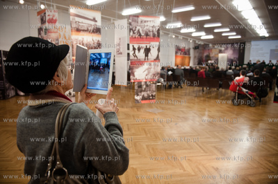 Gdansk. Historyczna sala BHP. Wreczenie odznaczen panstwowych,...