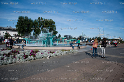 Gdynia. Skwer Kosciuszki. Sloneczna pogoda powrocila...