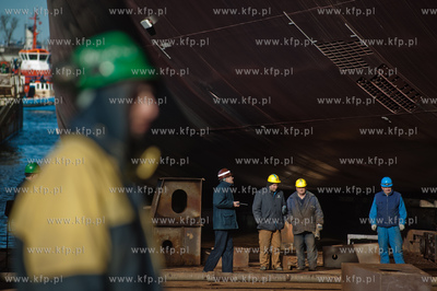 Stocznia Gdansk. Pochylnia B1. Wodowanie promu pasazersko-samochodowego...