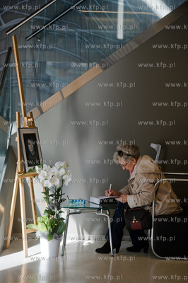 Gdynia. Infobox. Mieszkancy trojmiasta wpisuja sie...