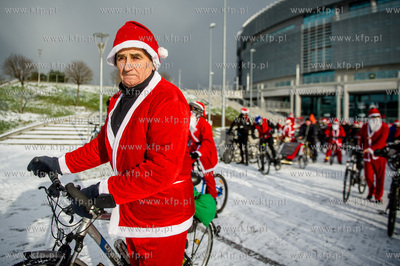 Gdansk. Parking pod Ergo Arena. Coroczna akcja Mikolaje...