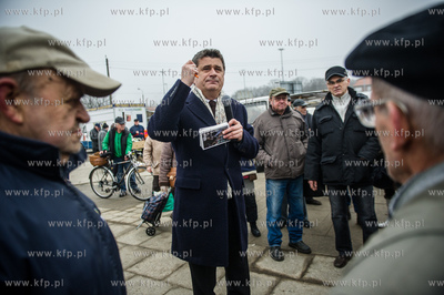 Gdansk. Targowisko - Rynek Elblaska. Spotkanie kandydata...