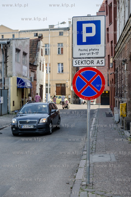 Gdansk. Ul. Sukkiennicza. Wprowadzona strefa platnego...