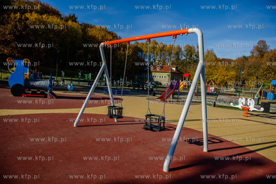 Gdansk. Jesienne, sloneczne przedpoludnie w Parku Orunskim.
Nz...