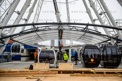 Gdansk. Montaz kola widokowego na Wyspie Spichrzow.
13.06.2016
fot....