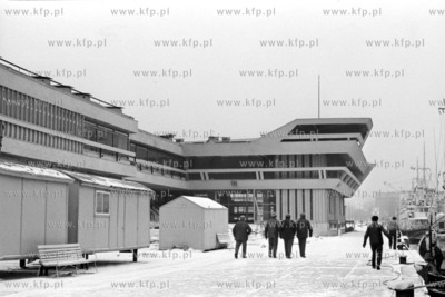 Dworzec Morski Żeglugi Gdańskiej w Gdyni. 
11.01.1977
2styczen77_z.kosycarz_p18
Fot....