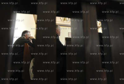 Przed gdanskim sadem rozpoczal sie dzisiaj glowny proces...