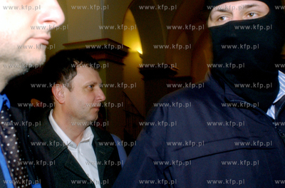 Gdansk.Prezydent Sopotu Jacek Karnowski opuszcza budynek...