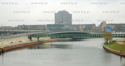 Berlin. Przeplywajaca przez miasto rzeka Sprewa
11.03.2009
Fot....