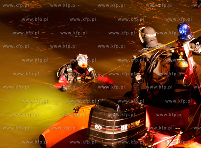 Szczecin. Okolo godz 00.20 samochod osobowy marki BMW...