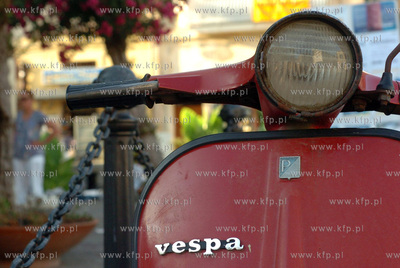 Italia pd. skuter Vespa legenda motoryzacji wloskiej....