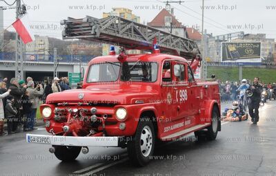 Gdynia. Parada z okazji 91 rocznicy odzyskania przez...
