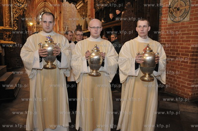 Msza krzyzma w katedrze pelplinskiej,pod przewodnictwem...