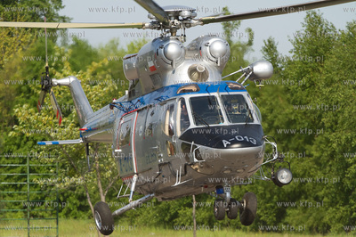 Gdansk, Zlota Karczma. Nz. Smiglowiec PZL W-3A Sokol...