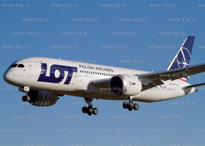 Boeing 787 Dreamliner laduje na Rebiechowie. Najnowszy...