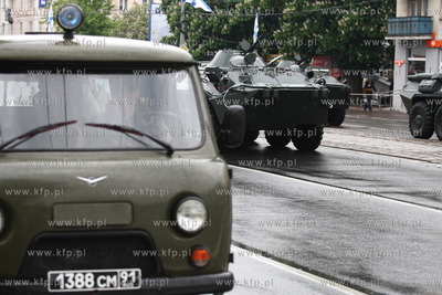Kaliningrad , Rosja 09.05.2014 Parada na Placu Zwyciestwa...