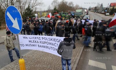 Protest rolnikow z powiatow chojnickiego i tucholskiego...