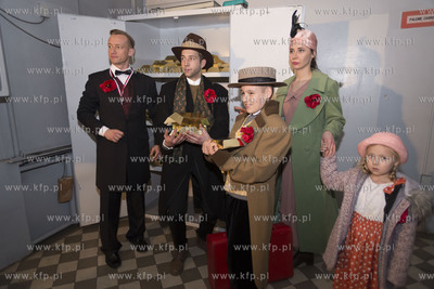 100. Gdyńskie urodziny niepodległej. Zwiedzanie dawnego...