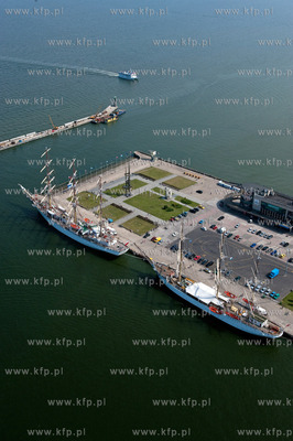 Gdynia w przeddzien Zlotu Zaglowcow 28.06.2009 fot....