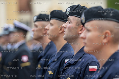 Gdynia. Akademia Marynarki Wojennej. Uroczysta promocja...