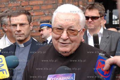 Pozar kosciola sw. Katarzyny w Gdansku. Nz. przeor...