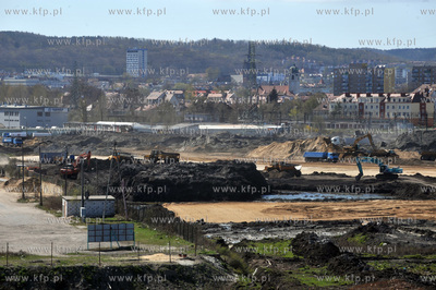 Budowa stadionu w Gdansku Letnicy. Mieszkancy Gdanska...