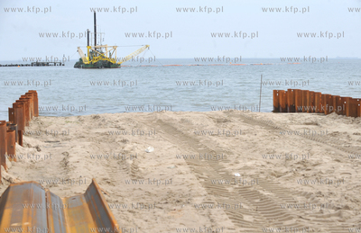 Prace przy budowie wylotow sopockich potokow w glab...