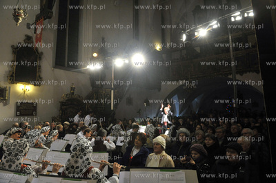 Koncert koled w wykonaniu zespolu Mazowsze w kosciele...