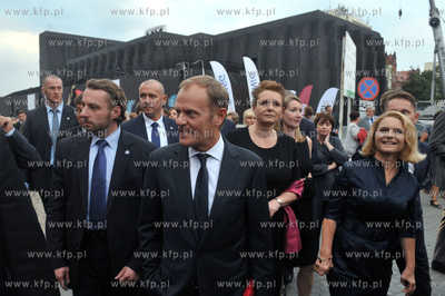Otwarcie Teatru Szekspirowskiego w Gdansku. Po ogloszeniu...