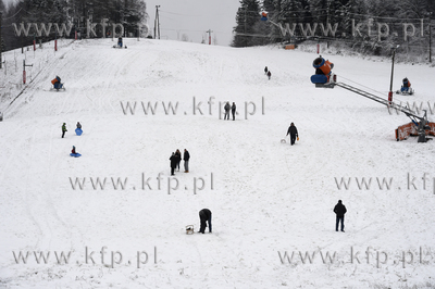 Pierwszy śnieg w Koszałkowie - Wieżycy na Kaszubach....