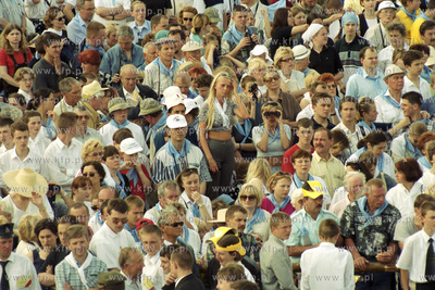 Papież Jan Paweł II w Sopocie. Oczekiwanie na mszę...