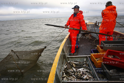 Zalew Wislany. Rybacy z Katow Rybackich Henryk Derkowski...