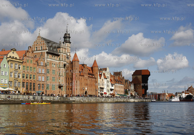 Gdansk. Dlugie Pobrzeze. Zuraw. 30.08.2009 fot. Krzysztof...