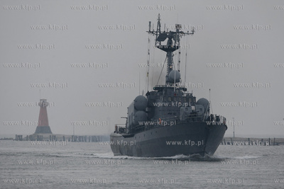 Gdansk. Okrety - ORP Metalowiec, ORP Rolnik i ORP Orkan...
