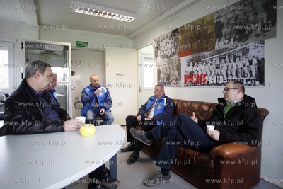 Wizyta Pawla Adamowicza na placu budowy kompleksu sportowego...