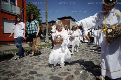 Procesja Bozego Ciala w gdanskiej dzielnicy Letnica.
30.05.2013
fot....