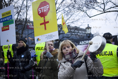 Międzynarodowy Strajk Kobiet. Przemarsz ulicami Gdańska....