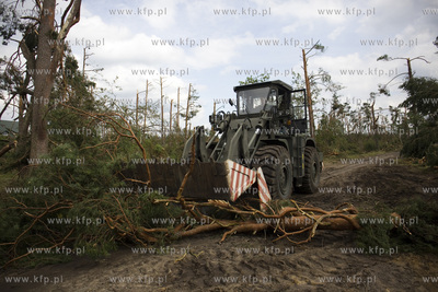 Skutki nawałnicy, która z piątku na sobotę przeszła...