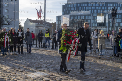 Plac Solidarności w Gdańsku. Uroczystość złożenia...