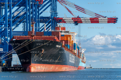 Kontenerowiec Istanbul Bridge zawinłą do Gdańska...