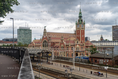 Gdańsk, ul. 3 maja. Nz. Dworzec Główny PKP w Gdańsku....