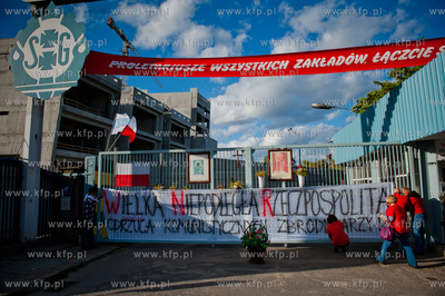 Gdansk. Happening przed Brama Historyczna nr 2 Stoczni...