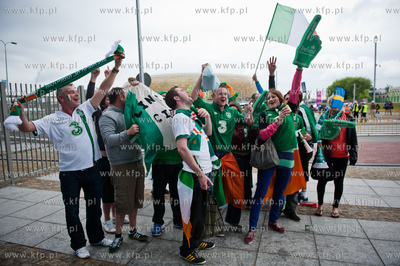 Gdansk Arena. Kibice wchodza na mecz mistrzostw Europy...