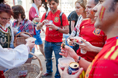 Gdansk. Kampania promujaca truskawke kaszubska. Akcja...