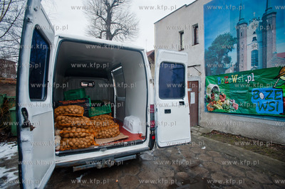 Gdansk. Oliwa. Dom Zarazy. Bazar nisko przetworzonej...