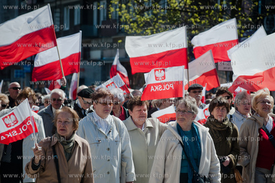 Gdansk. Manifestacja sympatykow Prawa i Sprawiedliwosci...