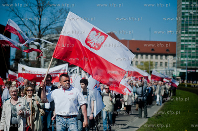 Gdansk. Manifestacja sympatykow Prawa i Sprawiedliwosci...
