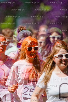 Gdansk. Park Akademicki. Color Run bedacy czescia Color...