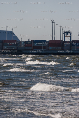 Gdansk. Letni wypoczynek na plazy miejskiej Stogi....