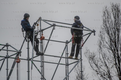 Gdynia. Skwer Kościuszki. Budowa sceny przeznaczonej...